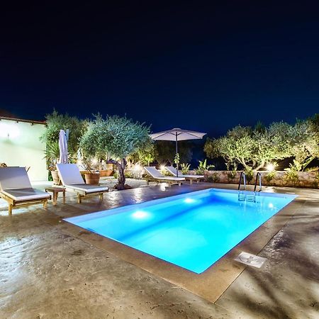 Villa Elaionas Stérnai 외부 사진